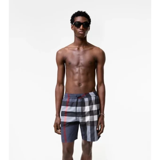 Badehose mit Karomuster