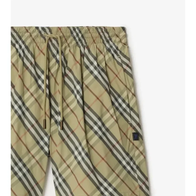 Badehose mit Karomuster