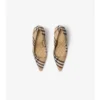 Check Dame Pumps