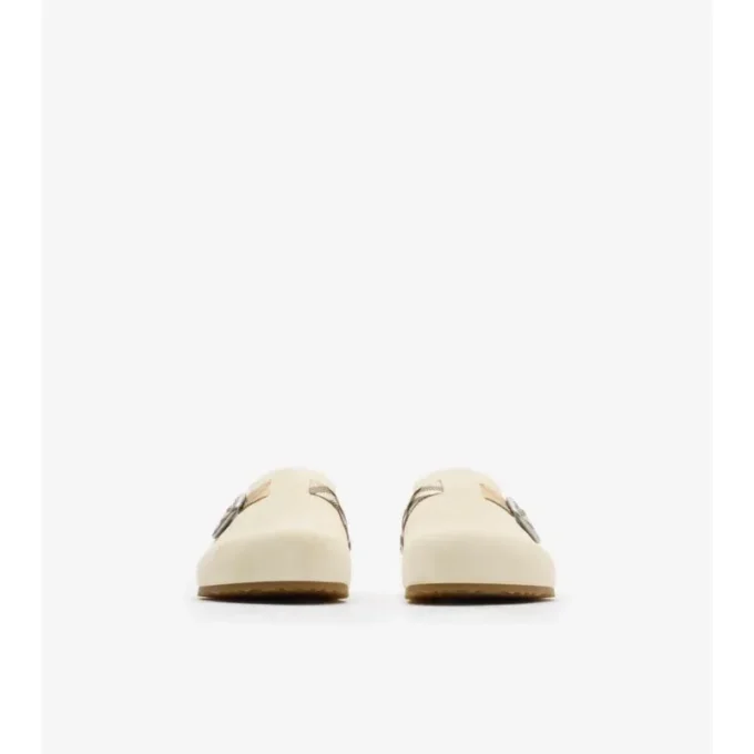 Clogs aus Wildleder