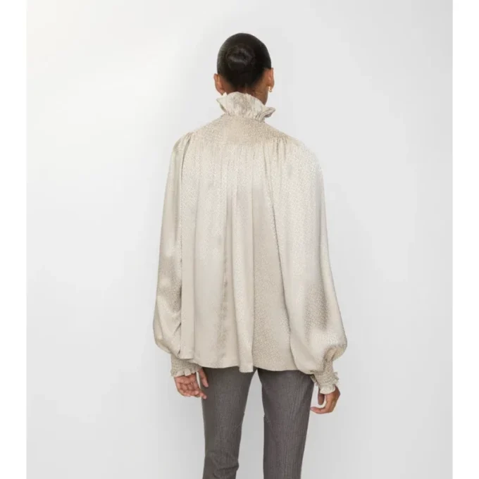 Geometrische Seidenbluse