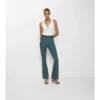 Hoch geschnittene Bootcut-Jeans