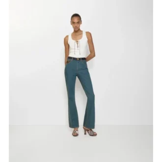 Hoch geschnittene Bootcut-Jeans