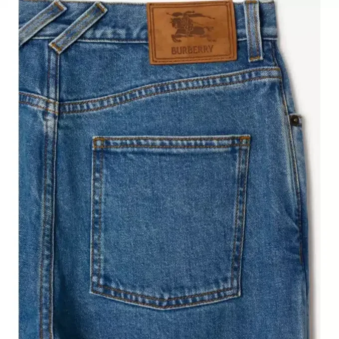 Jeans mit mittlerer Leibhöhe und geradem Schnitt