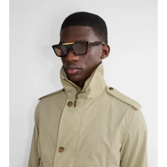 Klassische rechteckige Sonnenbrille 