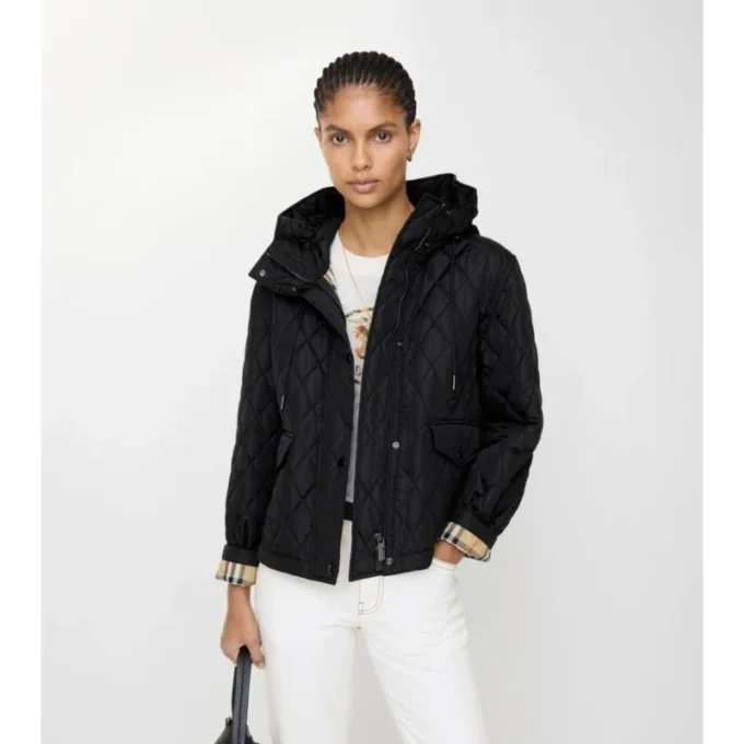 Kurze, gesteppte Nylon-Kapuzenjacke