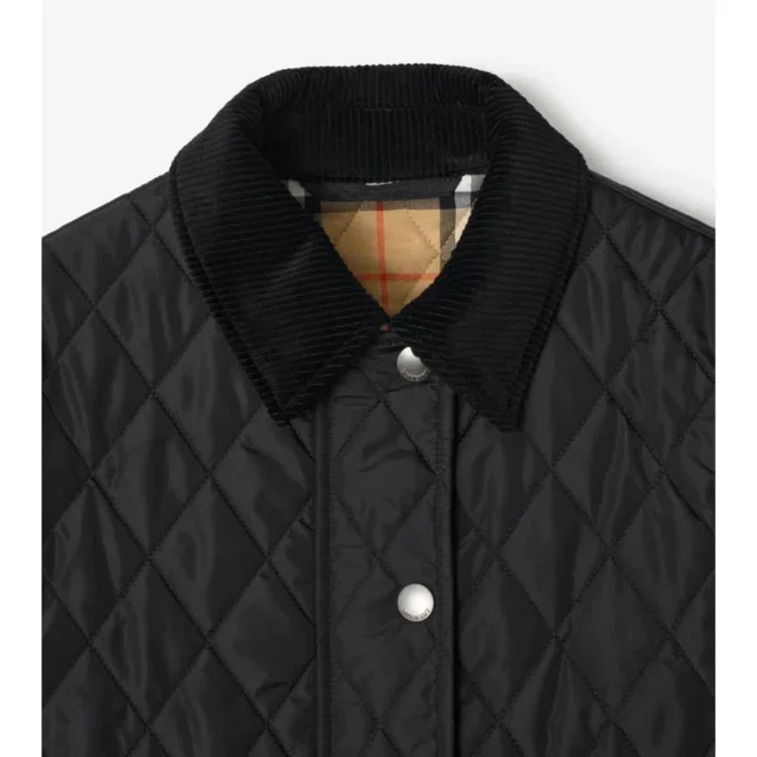 Kurze, gesteppte Nylonjacke