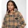 Kurze Kapuzenjacke aus Karofleece