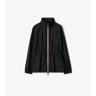Kurzer Nylon-Parka mit Karomuster