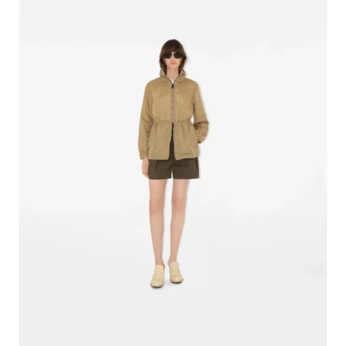 Kurzer Nylon-Parka mit Karomuster