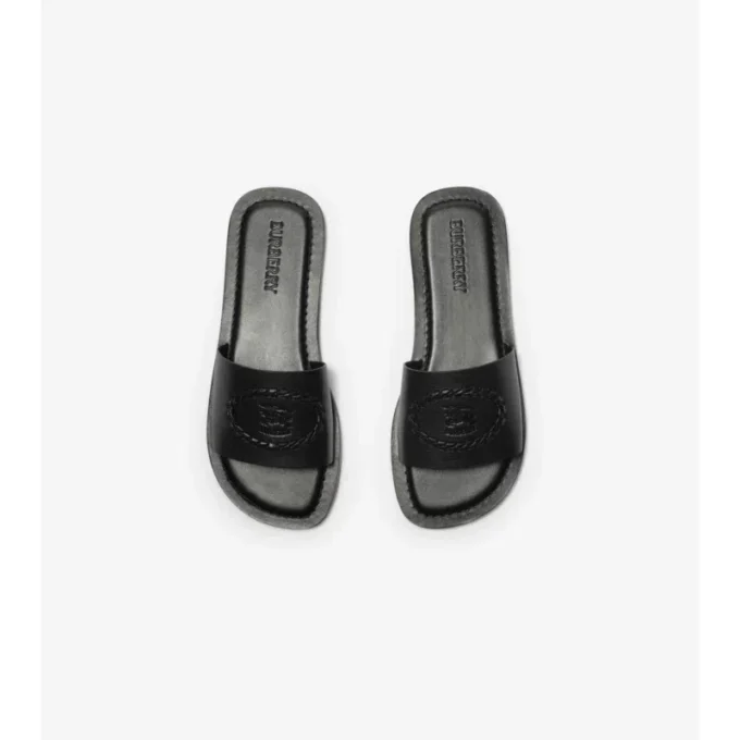 Leder-Slides mit Knight-Stempel