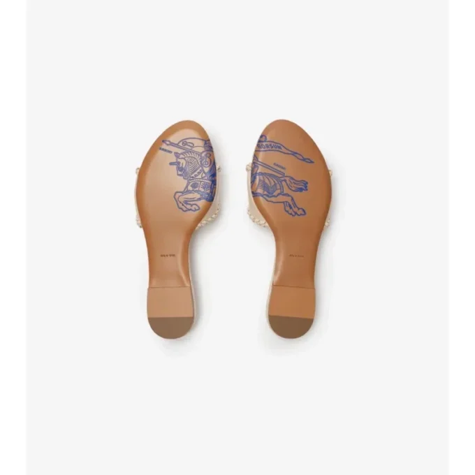 Leder-Slides mit Ritter-Stempel