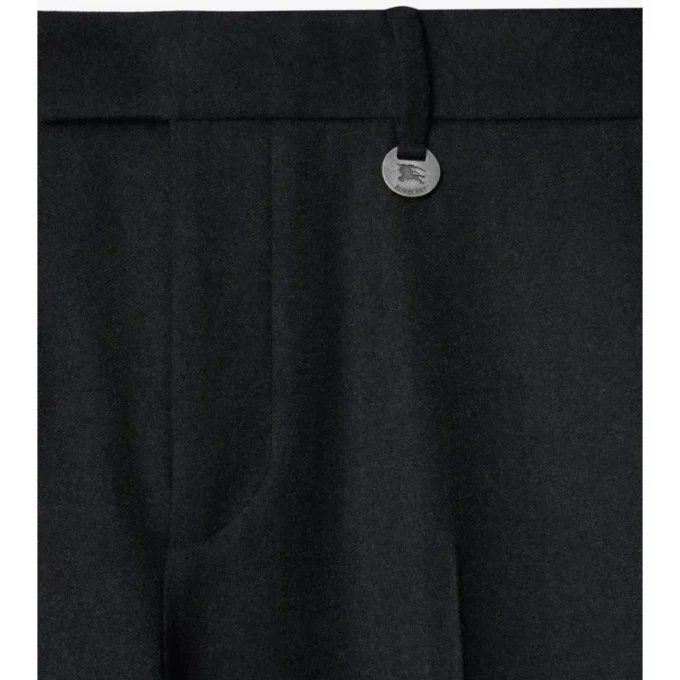 Maßgeschneiderte Wollhose
