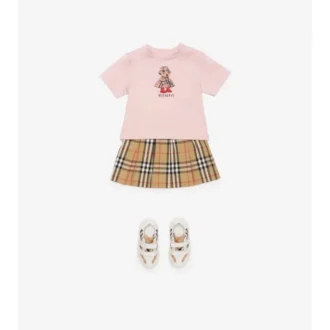Rainy Day Bear Baumwoll-T-Shirt