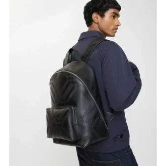 Rucksack mit geprägter Karomusterung