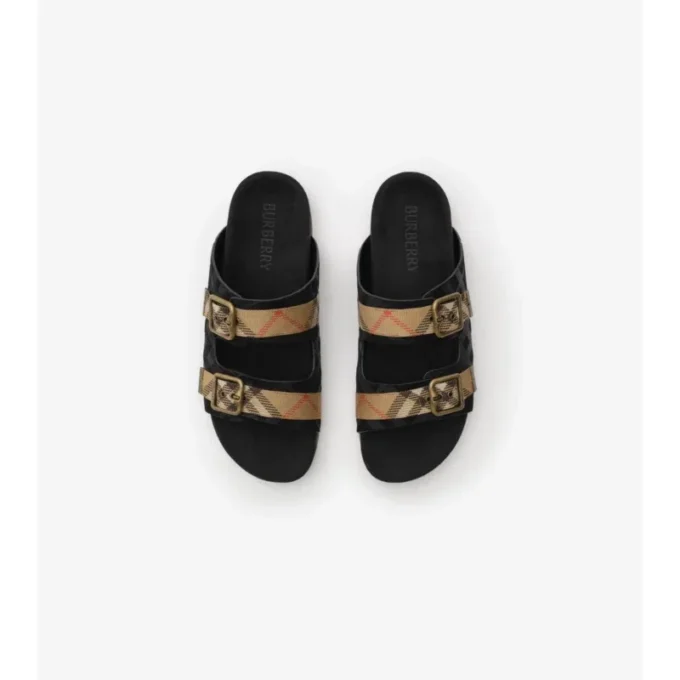 Sandalen aus Wildleder mit Karomuster
