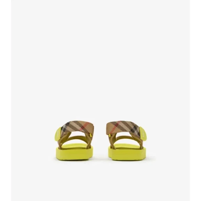 Sandalen mit Karomuster