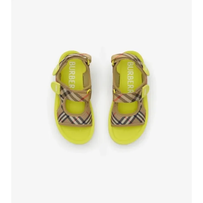 Sandalen mit Karomuster