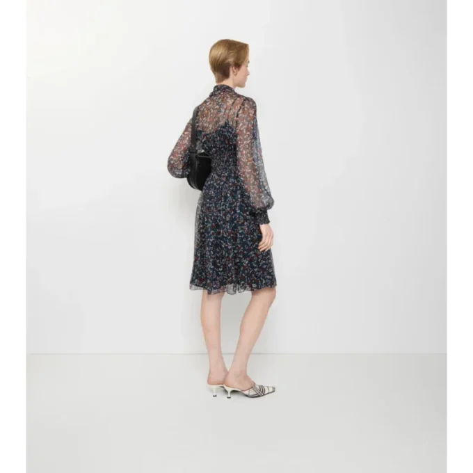 Seidenkleid mit zierlichem Blumenmuster