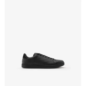 Sneaker aus geprägtem Leder mit Karomuster 