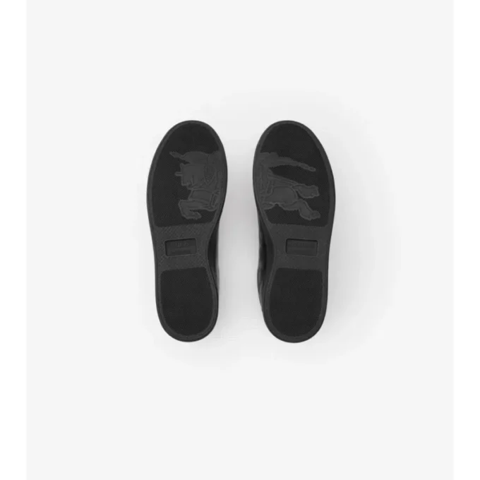 Sneaker aus geprägtem Leder mit Karomuster 