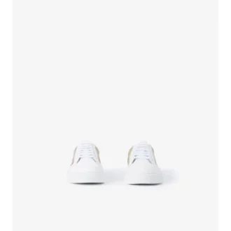 Sneaker mit Karomuster und Leder