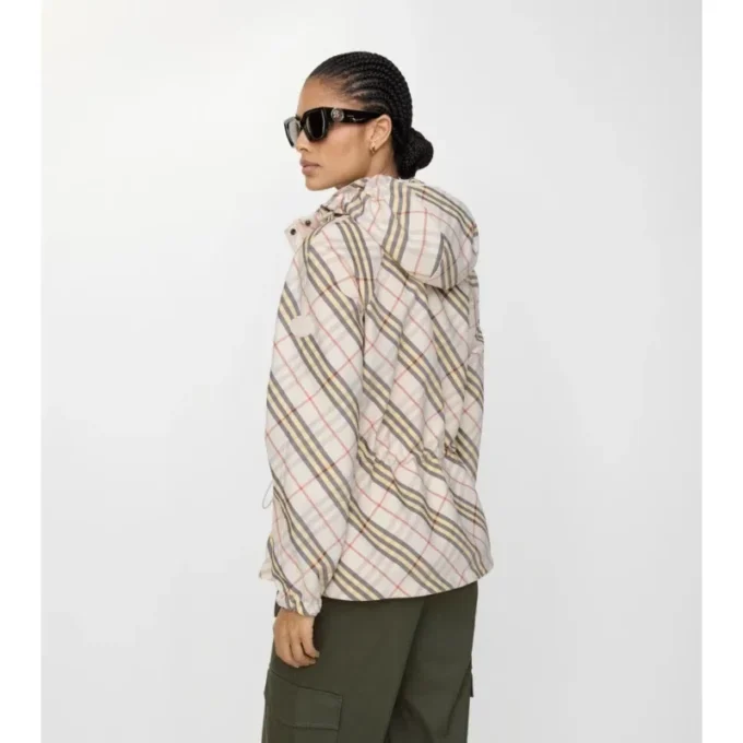 Wendbare Karojacke mit Kapuze