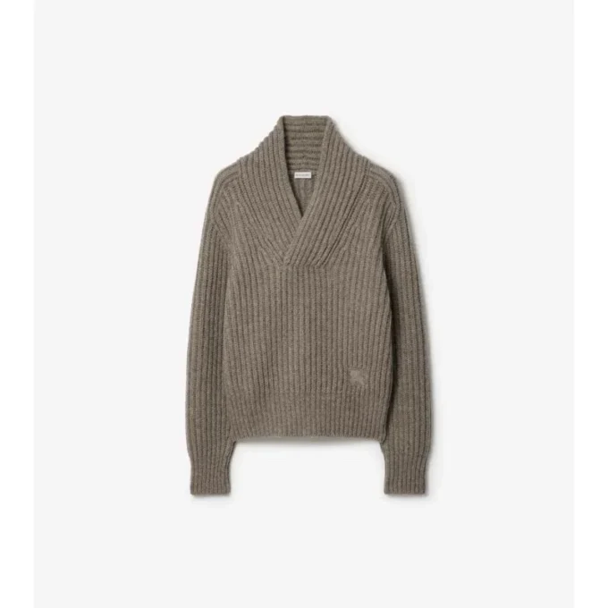 Wollpullover mit Schalkragen